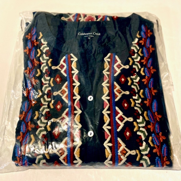 NEW, Coldwater Creek Women's Embroidered Front Patterned Design Tunic - Picture 2 of 6